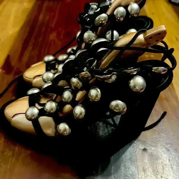 ALEXANDER WANG
NEW in box Alexander Wang Rubie Cage Sandals - Picture 3 of 6